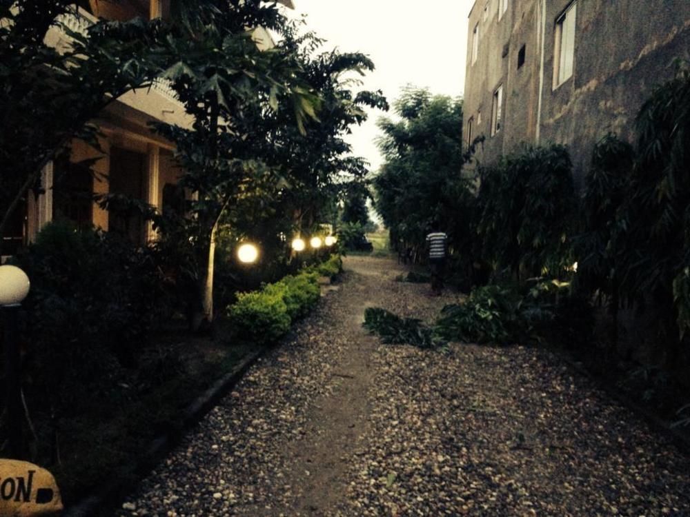 Jungle Sunset Camp Hotel Sauraha Ngoại thất bức ảnh