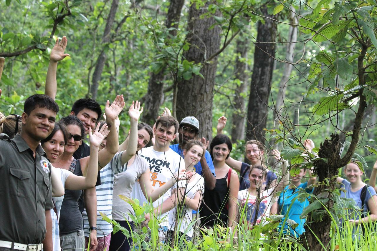 Jungle Sunset Camp Hotel Sauraha Ngoại thất bức ảnh