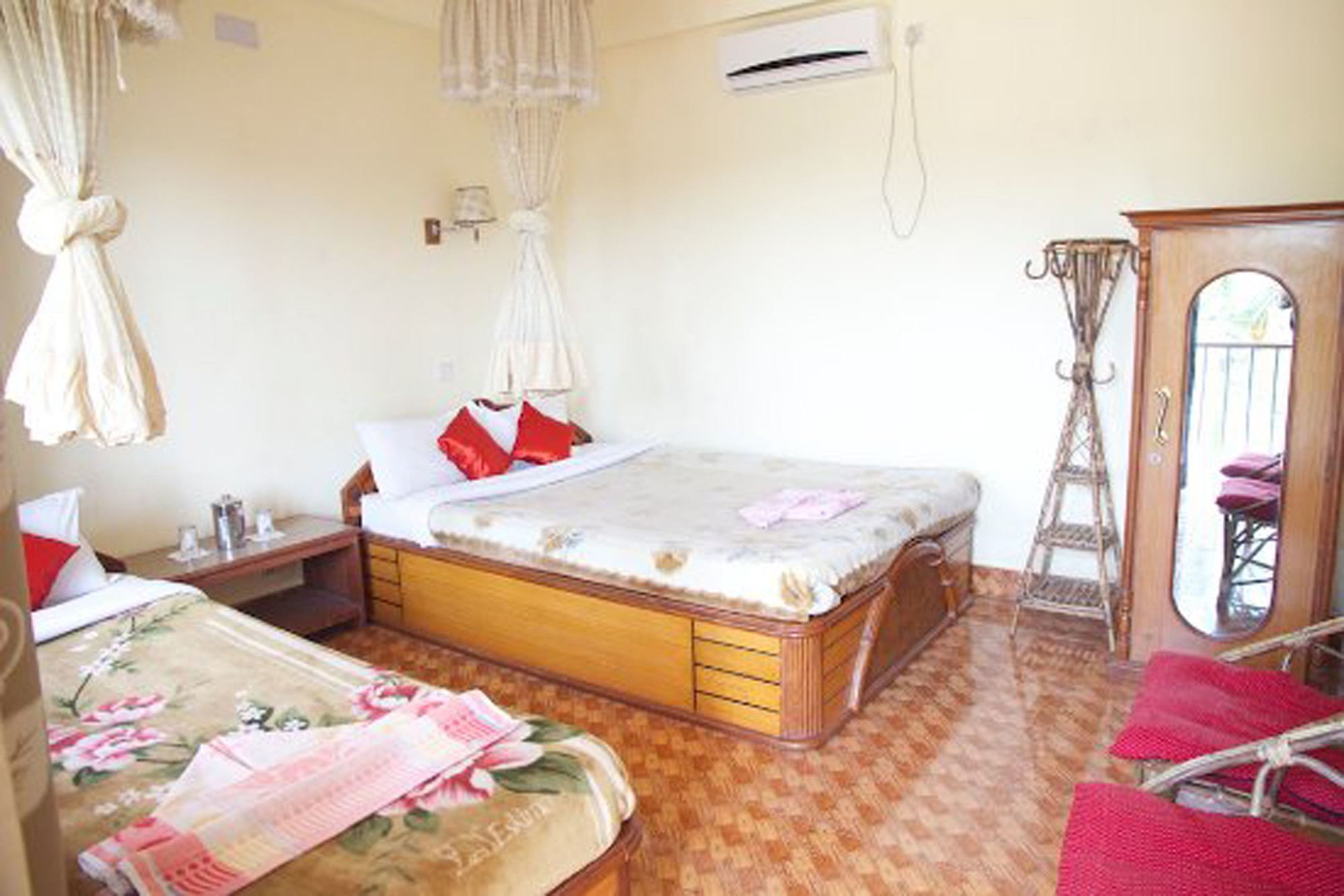 Jungle Sunset Camp Hotel Sauraha Ngoại thất bức ảnh